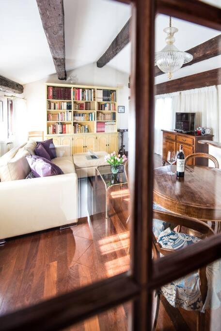 Apartamento Attic Behind St. Mark's Square *