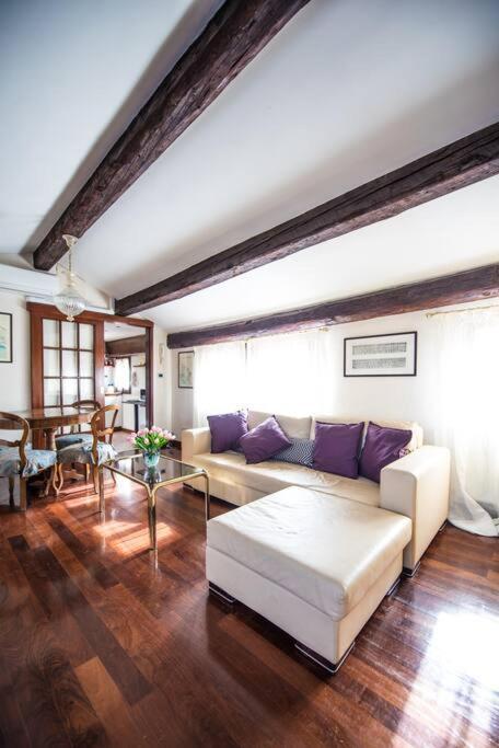 Attic Behind St. Mark's Square Apartamento